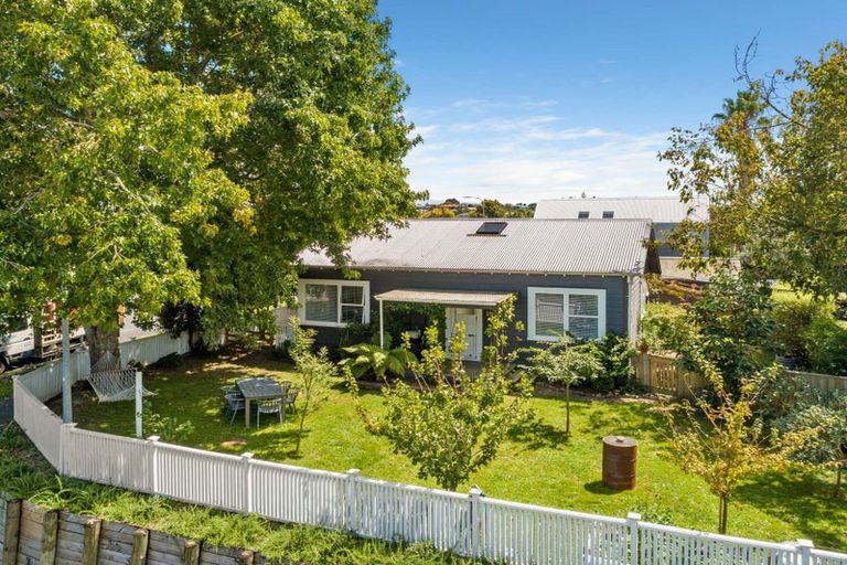 Photo of property in 1 Goldsmith Street, Maeroa, Hamilton, 3200