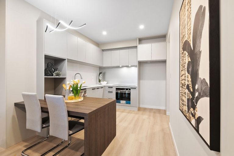 Photo of property in 2/16 Clara Road, Silverdale, 0932