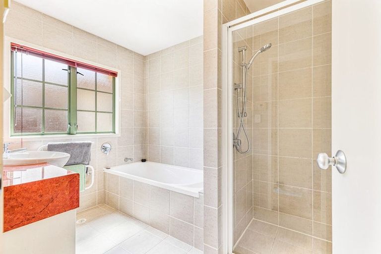 Photo of property in 30 Parkwood Crescent, Gulf Harbour, Whangaparaoa, 0930