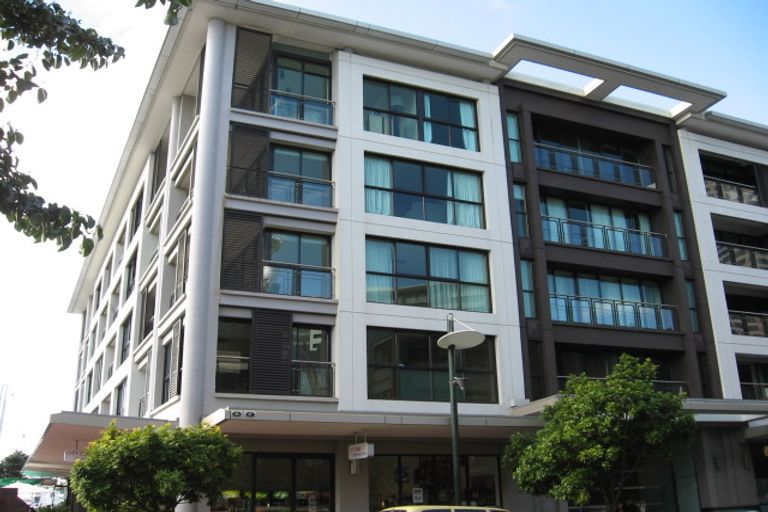 Photo of property in The Quays Apartments, 4m/99 Customs Street, Auckland Central, Auckland, 1010