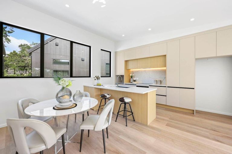 Photo of property in 40a Powrie Street, Glenfield, Auckland, 0629