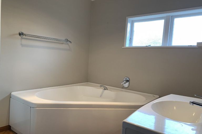 Photo of property in 2 Martin Street, Waikanae, 5036