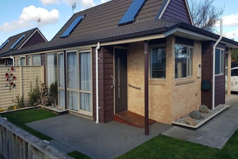 Photo of property in 3 Reeves Road, Rangiora, 7400