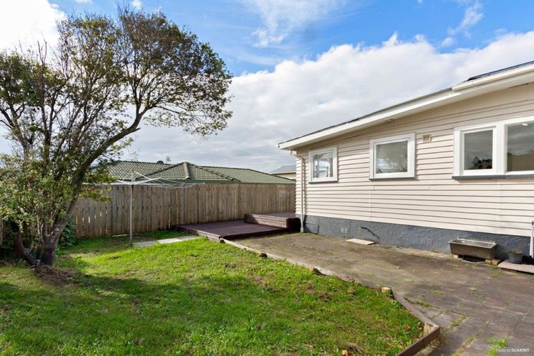 Photo of property in 3161 Great North Road, New Lynn, Auckland, 0600