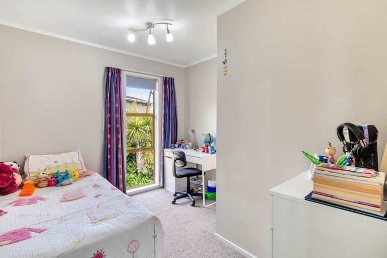 Photo of property in 1/14 Thelma Crescent, Torbay, Auckland, 0630