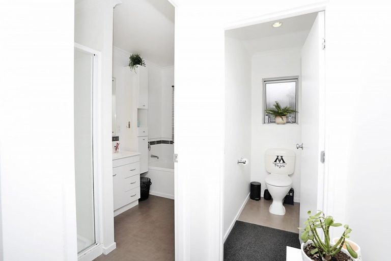 Photo of property in 16 Hoffman Court, Waikiwi, Invercargill, 9810