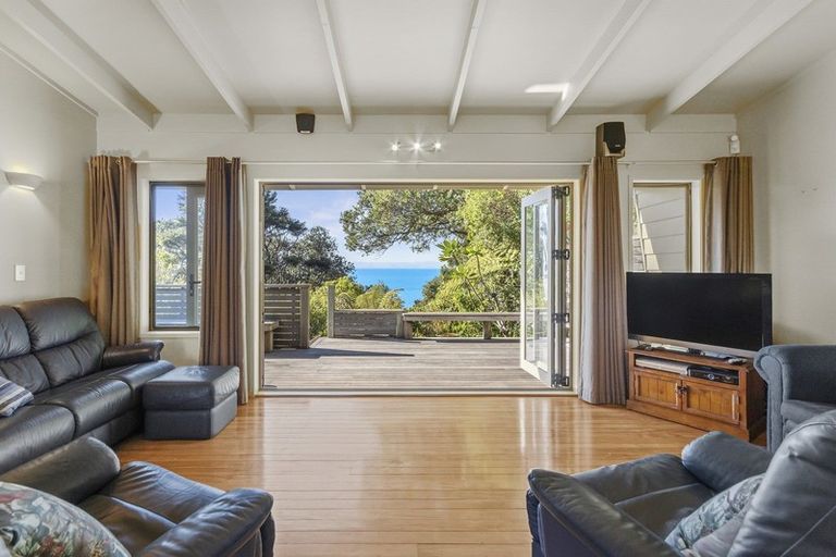 Photo of property in 203 Howard Road, Orere Point, 2585