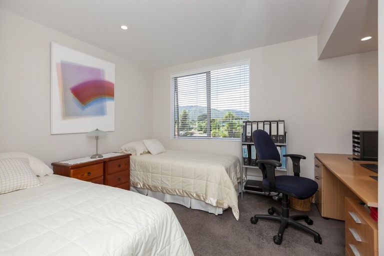 Photo of property in 2 Te Heke Place, Waikanae, 5036