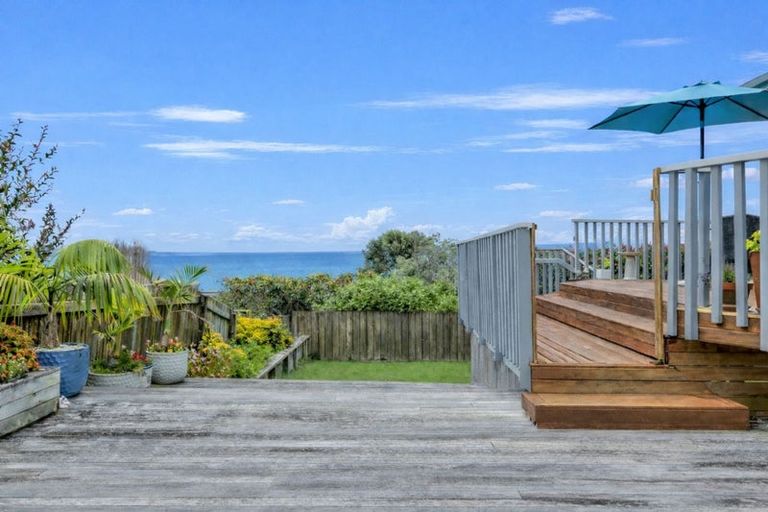 Photo of property in 86 Tiri Road, Tindalls Beach, Whangaparaoa, 0930