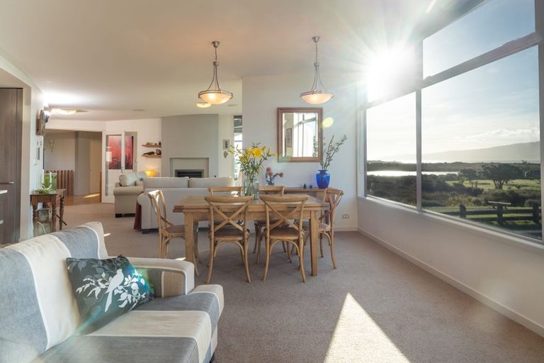 Photo of property in 116 Queens Road, Waikanae Beach, Waikanae, 5036