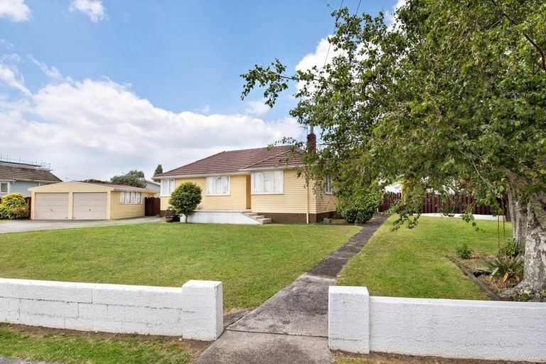 Photo of property in 2 Old Wairoa Road, Papakura, 2110