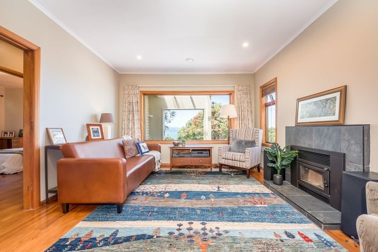 Photo of property in 71 Maungaraki Road, Korokoro, Lower Hutt, 5012