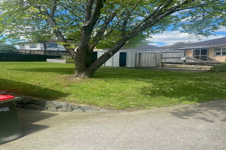 Photo of property in 23 Elsted Place, Goodwood Heights, Auckland, 2105