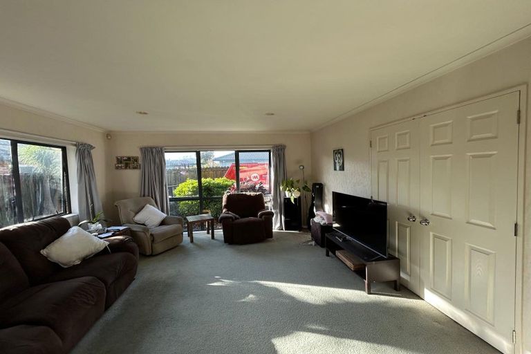 Photo of property in 21 Caltra Place, East Tamaki, Auckland, 2016