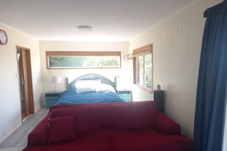 Photo of property in 7 Sea Vista Avenue, Beach Haven, Auckland, 0626