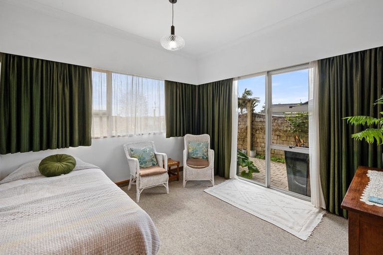 Photo of property in 166 Heta Road, Highlands Park, New Plymouth, 4312