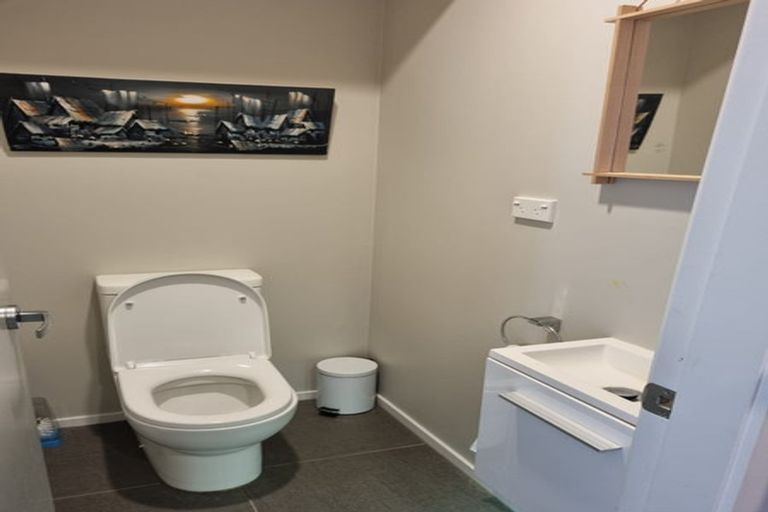 Photo of property in 1/61 Black Rock Road, Newlands, Wellington, 6037