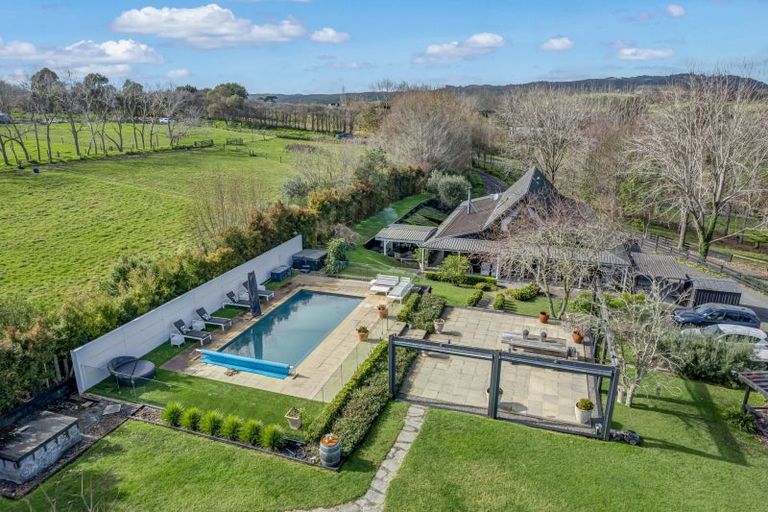 Photo of property in 16 Potts Road, Whitford, Howick, 2571