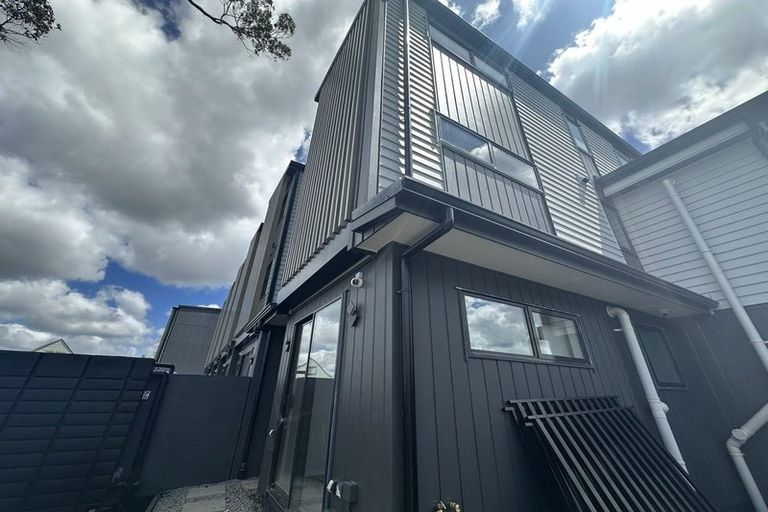 Photo of property in 14 Tomuri Place, Mount Wellington, Auckland, 1060