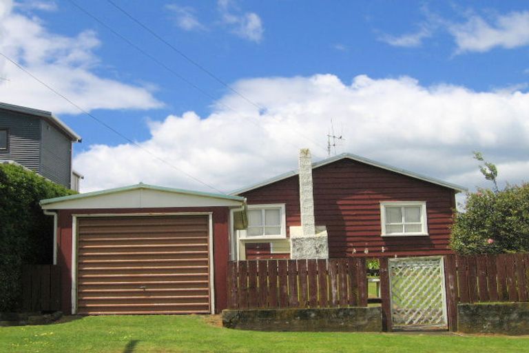 Photo of property in 24 Wallnutt Avenue, Waihi Beach, 3611