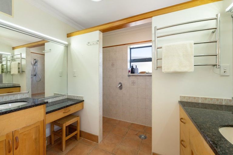 Photo of property in 190 Marine Parade, Mount Maunganui, 3116