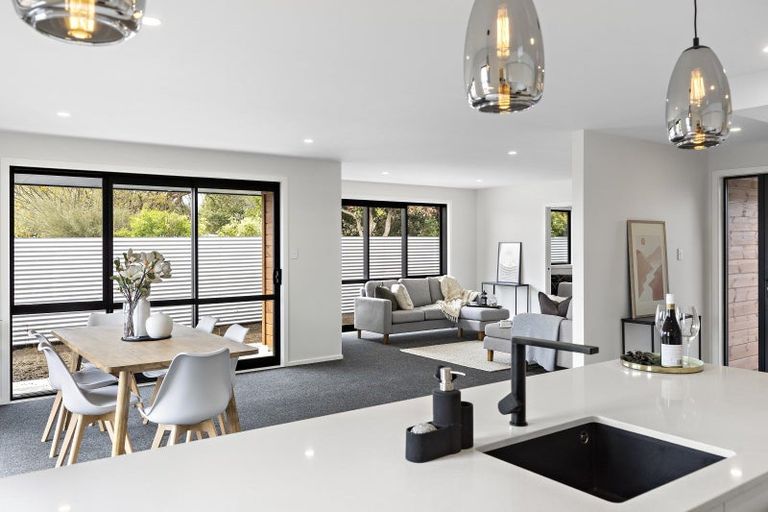 Photo of property in 7 Chisholm Place, Carterton, 5713