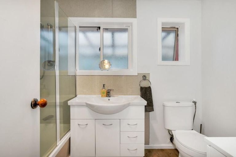 Photo of property in 51 Christmas Road, Manurewa, Auckland, 2102