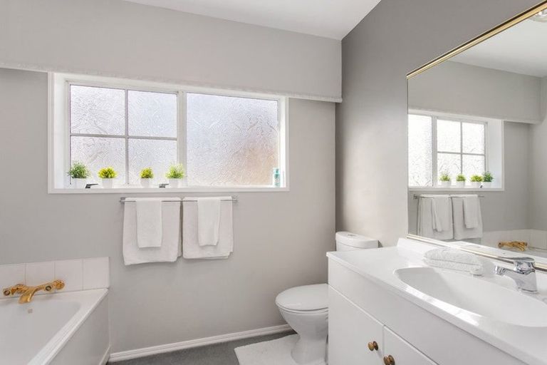 Photo of property in 2 Cintra Place, Casebrook, Christchurch, 8051