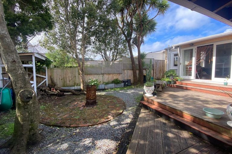 Photo of property in 43 Wilson Street, Newtown, Wellington, 6021