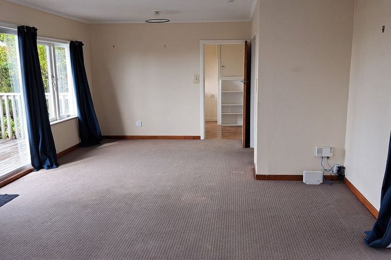 Photo of property in 82 Ocean View Road, Northcote, Auckland, 0627