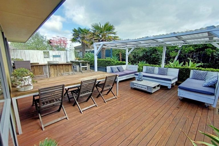 Photo of property in 42 Katerini Grove, Papamoa Beach, Papamoa, 3118