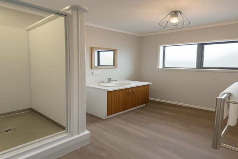 Photo of property in 2/150 Kitchener Road, Pukekohe, 2120