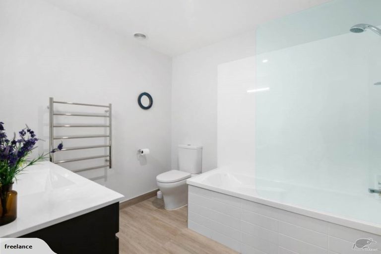 Photo of property in 5e Melia Place, Stanmore Bay, Whangaparaoa, 0932