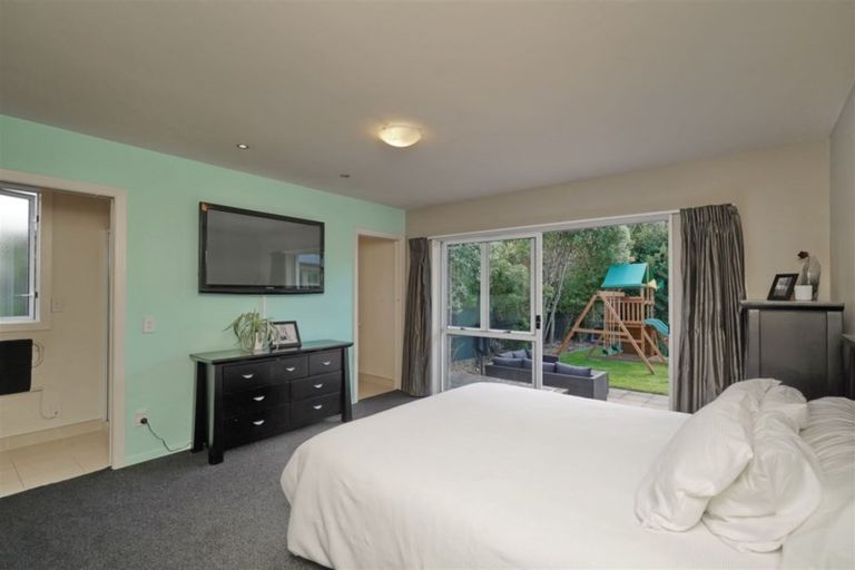 Photo of property in 4a Canberra Place, Redwood, Christchurch, 8051