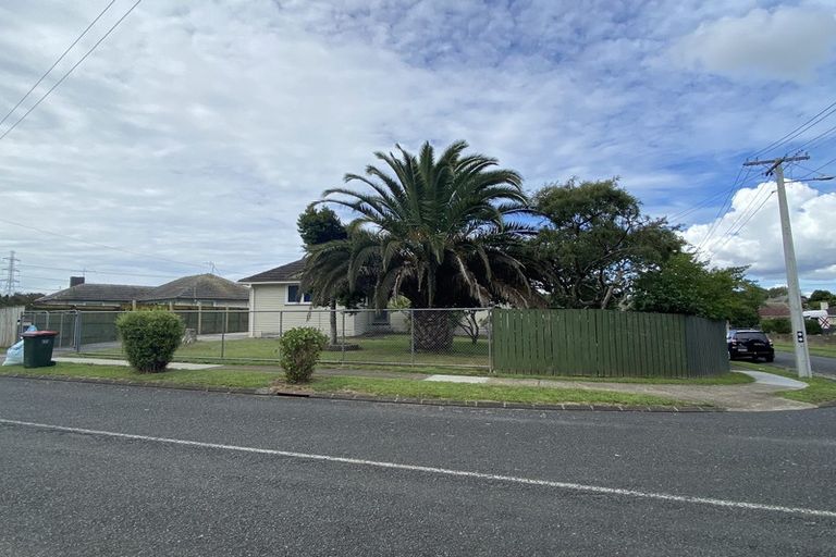 Photo of property in 16 Sandbrook Avenue, Otara, Auckland, 2023