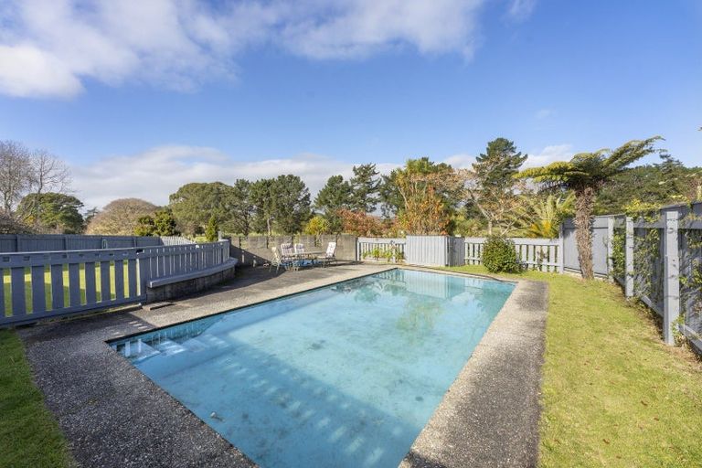Photo of property in 27 Parkland Crescent, Terrace End, Palmerston North, 4410
