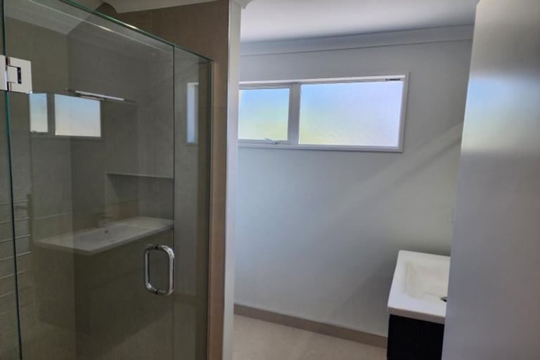 Photo of property in 5 Old Stone Lane, Cracroft, Christchurch, 8022