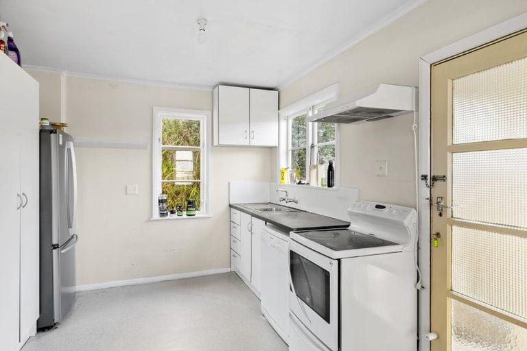 Photo of property in 17 Highbury Road, Highbury, Wellington, 6012