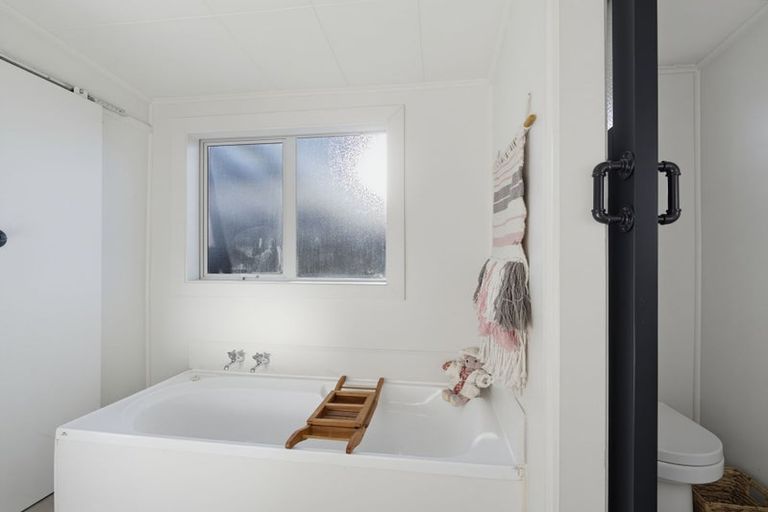 Photo of property in 42 Thomson Street, Tinwald, Ashburton, 7700