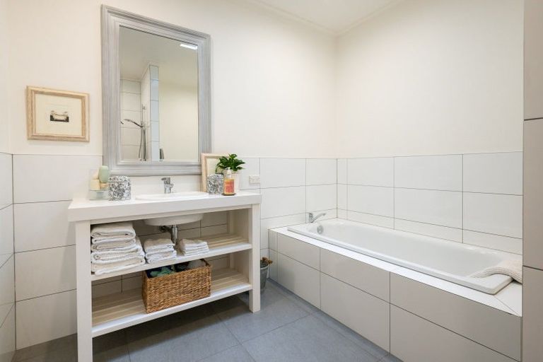 Photo of property in 30 Tauroa Road, Havelock North, 4130