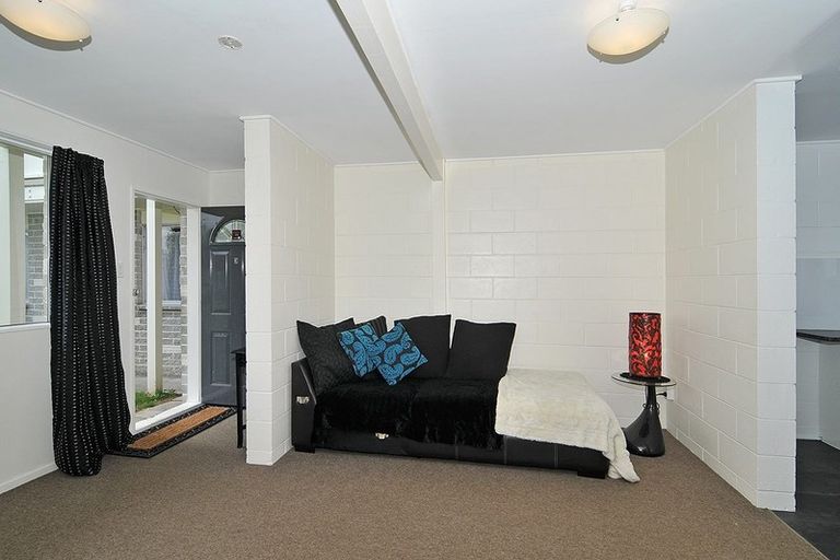Photo of property in 3/19 Pirie Crescent, Moera, Lower Hutt, 5010
