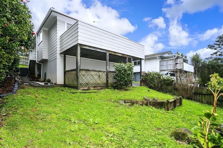 Photo of property in 1/32 Tamahere Drive, Glenfield, Auckland, 0629