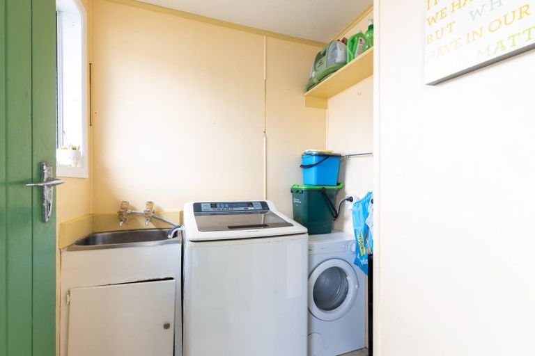 Photo of property in 5 Oranga Street, Marfell, New Plymouth, 4310