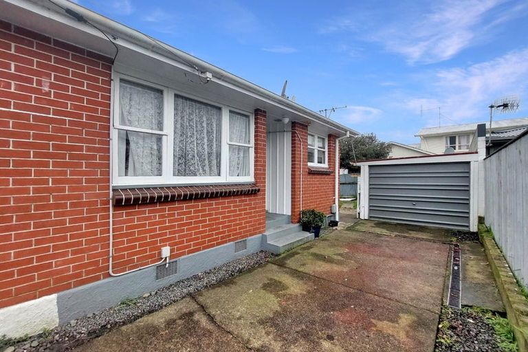 Photo of property in 8a Stamford Grove, Avalon, Lower Hutt, 5011