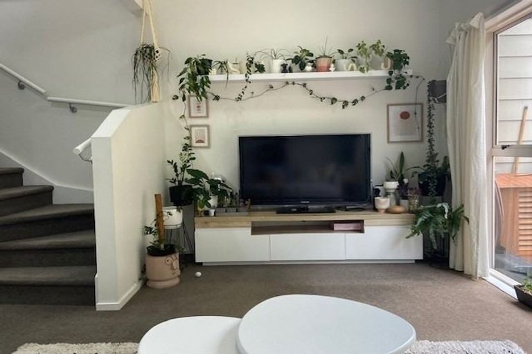 Photo of property in 3/206 Manuka Road, Bayview, Auckland, 0629