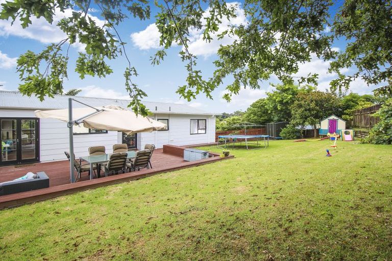 Photo of property in 24 Pahi Place, West Harbour, Auckland, 0618