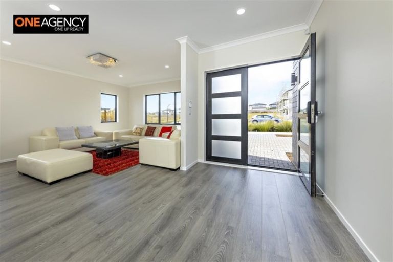 Photo of property in 45 Hikuawa Road, Flat Bush, Auckland, 2019