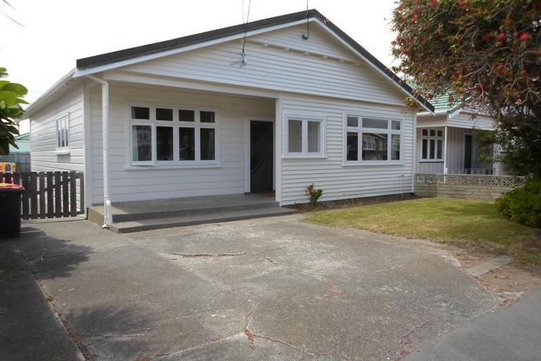 Photo of property in 34 Palm Avenue, Lyall Bay, Wellington, 6022