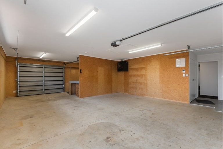 Photo of property in 79 Balrickard Way, Milson, Palmerston North, 4414