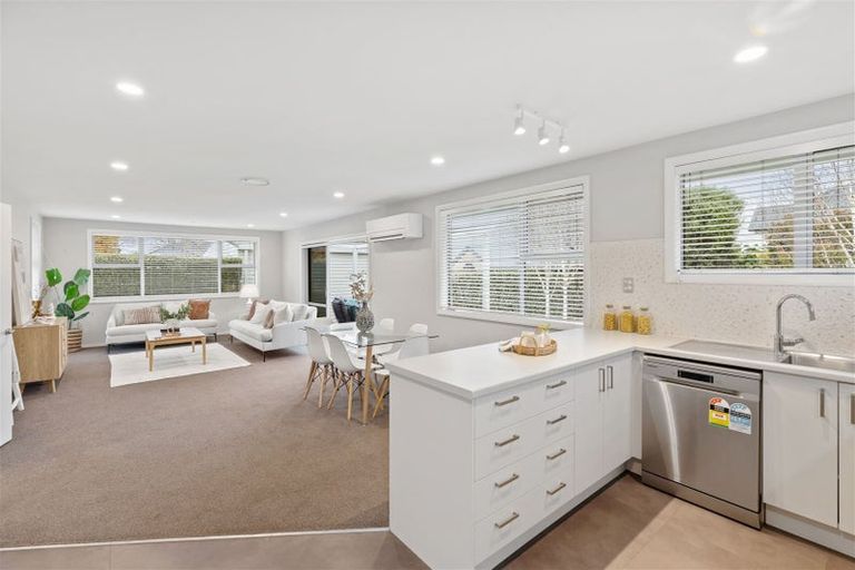 Photo of property in 2/57 Mcfaddens Road, St Albans, Christchurch, 8052